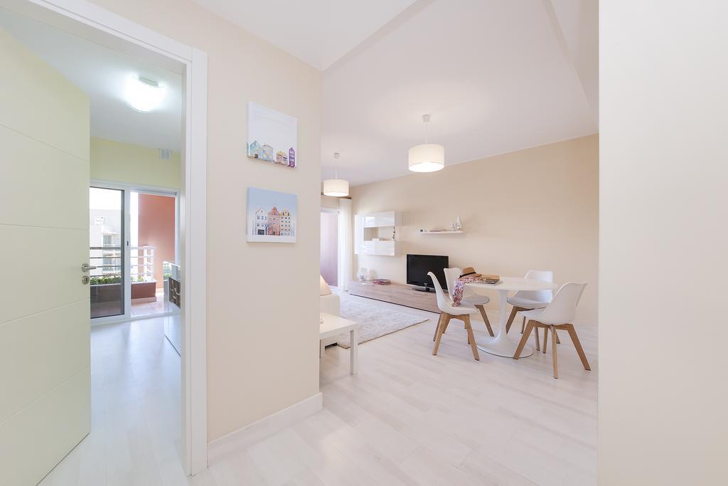 Rocha Blue Sea Apartment Portimão Dış mekan fotoğraf